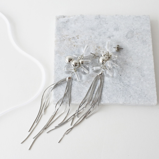 両耳セット ピアス 耳元でゆらゆら 揺れて 華やかな印象に ロング