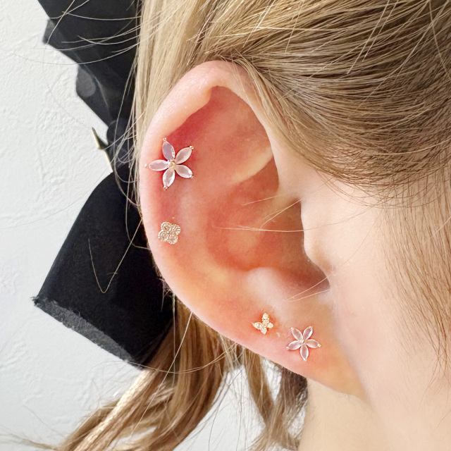 14G 16G ］小さくて繊細なクローバー ジュエル がフェミニン