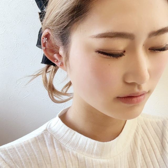 14G 16G ］小さくて繊細なクローバー ジュエル がフェミニン コーデ に