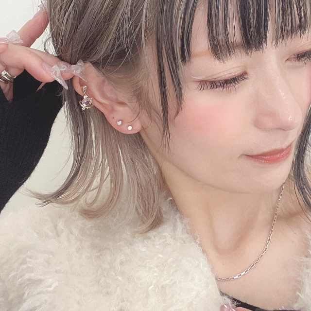 未使用 hazama ピアス　ブラック×オーロラ 未使用 hazama ピアス ブラック×オーロラ