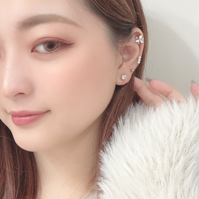 16G］オーロラ キュービック 雪の結晶 ジュエル 軟骨ピアス