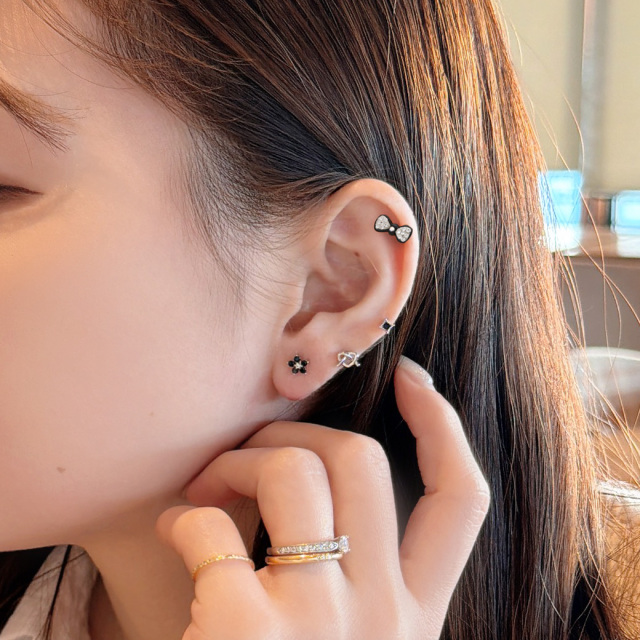 14G ］ コロンとしたフォルムが可愛いラインストーン 輝くモノクロ