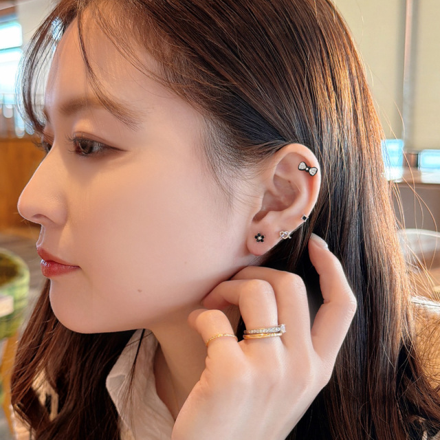 14G ］ コロンとしたフォルムが可愛いラインストーン 輝くモノクロ
