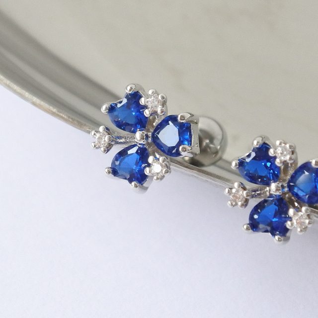 14G 16G ］光を受けて煌くブルーフラワー flower 軟骨ピアス
