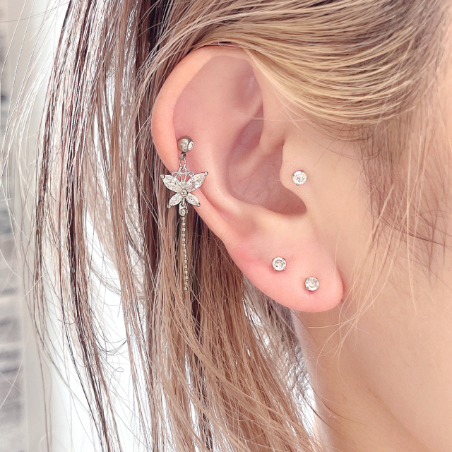 1999円＊*ゆらゆらピアス＊蝶々と*.フラワー プリザーブド ドライ ピアス 