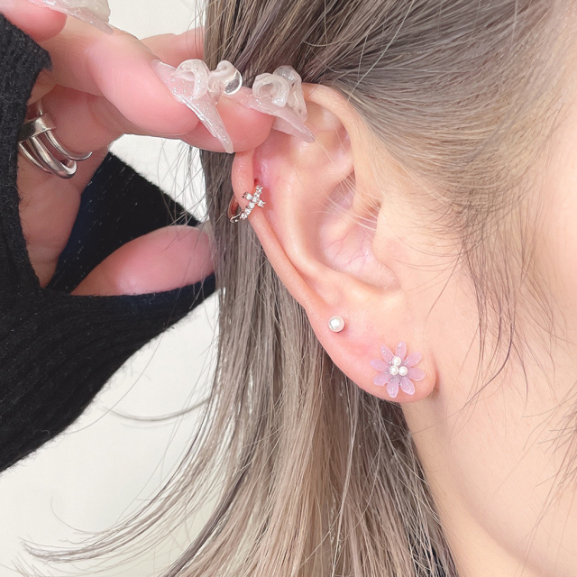 18G ］ワンタッチで簡単装着♪ キュービックジルコニア 輝く