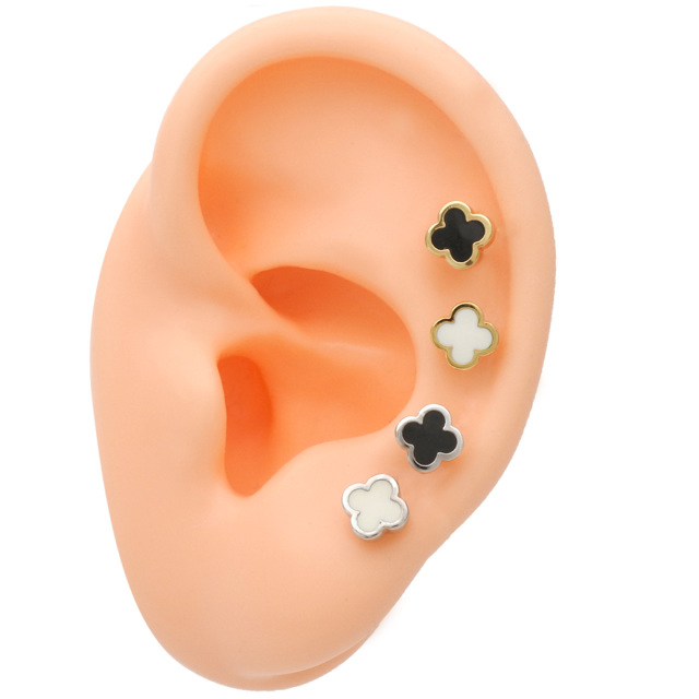 14G 16G ］程よいサイズがかわいい♪ツヤっと輝くクローバー モチーフ