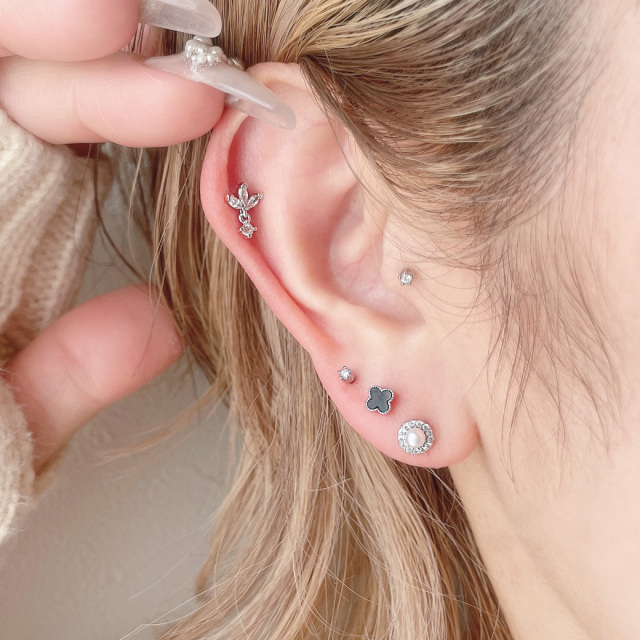 14G 16G ］耳元を女性らしく華やかに演出してくれる。パール