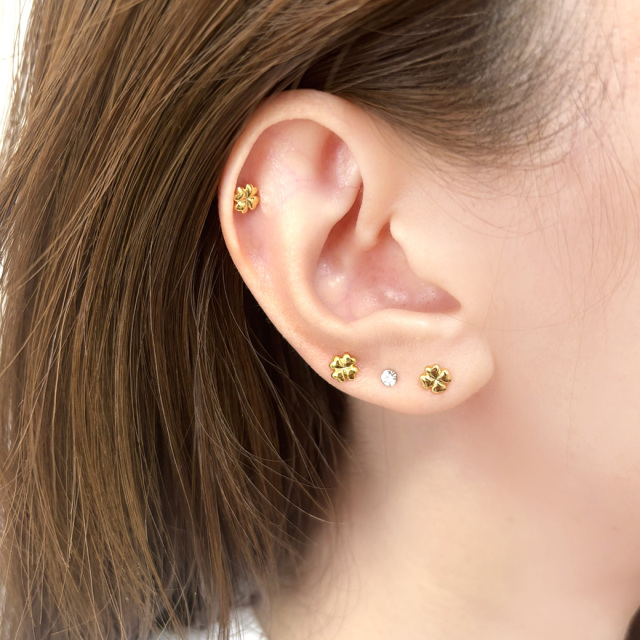 14G 16G ］ちょこんと可愛い 四つ葉 クローバー モチーフ ストレート