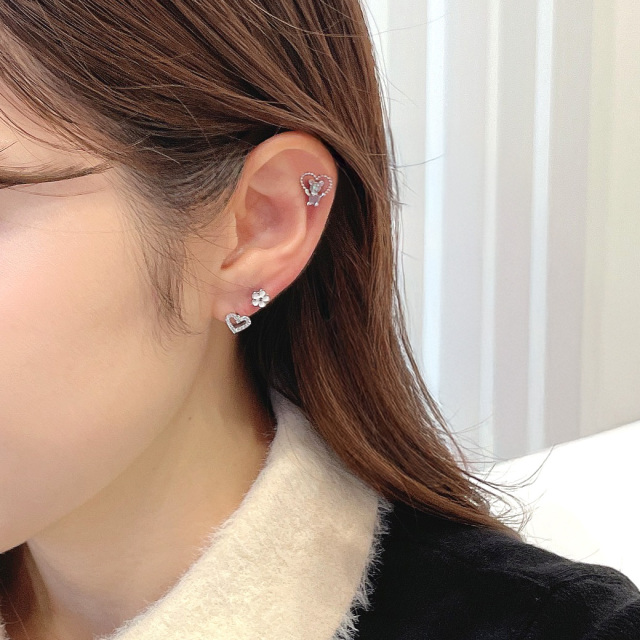 14G 16G ］パッと明るい表情に♪並べてつけても◎ホワイト