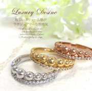 程よいボリューム感がラグジュアリーな雰囲気。1連ラインストーン×メタリックデザインリング 0734