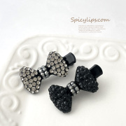 前髪・サイドスタイルなどワンポイント使いが可愛い♪ブラックリボンラインストーンクリップ7026