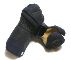 専用:剣道小手 楽天市場】白 7mm刺 小手 小学生用 SS Sサイズ 剣道用白小手 W