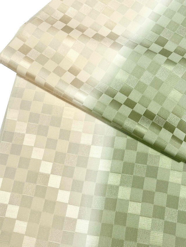 【帯揚げ】【丹後縮緬】【手染め】【二色染め分け】【クリームオレンジ/オリーブグリーン】【市松地模様/チェック】【絹100%】【日本製】【業者在庫放出品 掘出し価格】【送料全国一律510円】