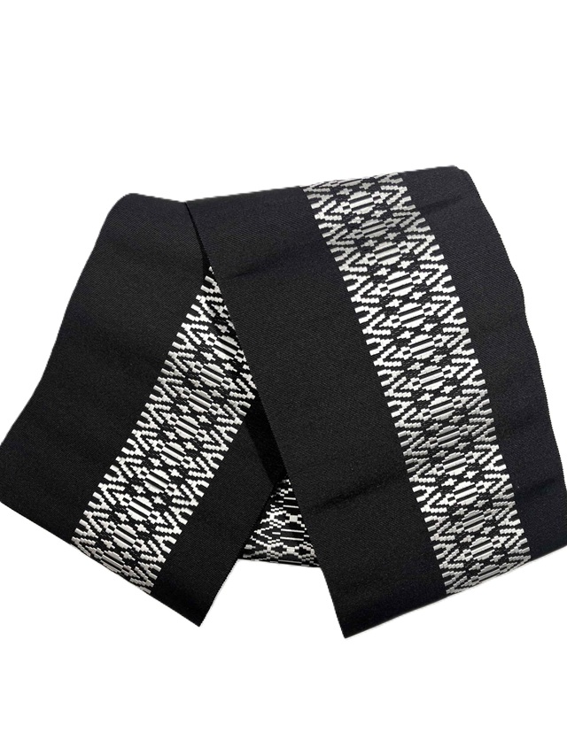 【本場筑前博多織】【四寸単衣帯】【浴衣帯】【半幅帯】【金印】【一本献上】【黒】【絹100%】【全通柄】【西村織物】【掘出し価格】【送料当店負担】【現品限り お値打ち価格】