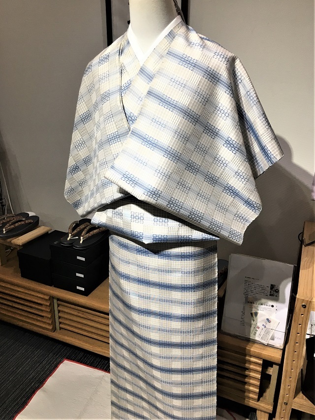 与那国花織 ｜街中にも溶け込む洗練された装いを。藍染｜着物セレクト