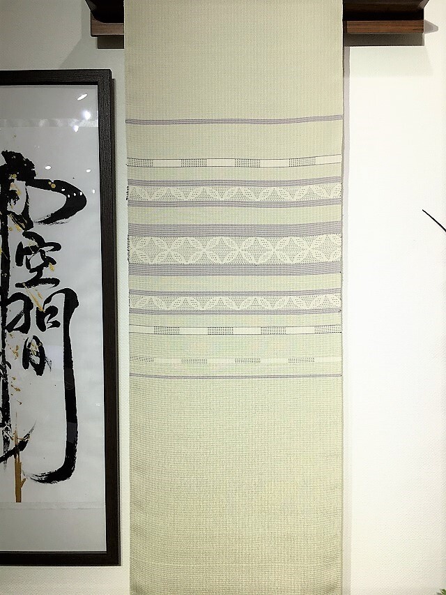 白鷹お召し　板締め　単衣　手織り　小絣 白鷹御召し 板締め絣 九寸名古屋帯 ｜手仕事が詰まった名品｜着物