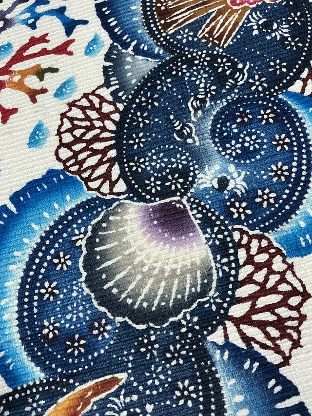 城間栄順 現代紅型の礎を切り開いた巨匠 作品名：八重干瀬｜着物