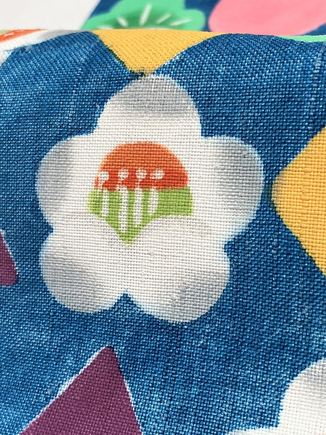 荒川眞理子 型絵染の世界 作品名「○△□」ファンシー＆happy 九寸