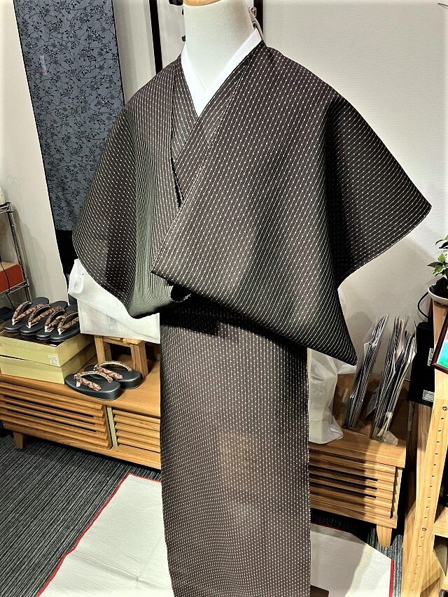 k*o様 東郷織物 本場夏大島 夏大島 東郷織物｜しっとりとした大人の上質スタイル 手織り絣｜着物