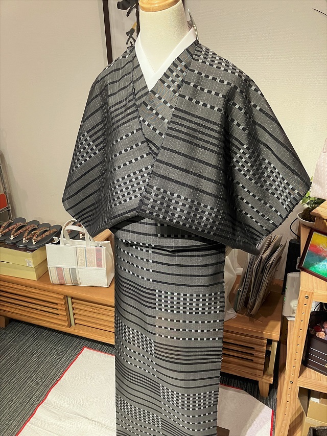 本場大島紬 桝屋儀兵衛 仕付け付き未使用 【夏大島紬】【本場大島紬 