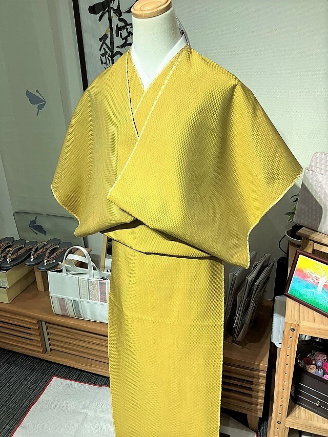 反物。黄八丈。美品 正絹100% 騒がしい 