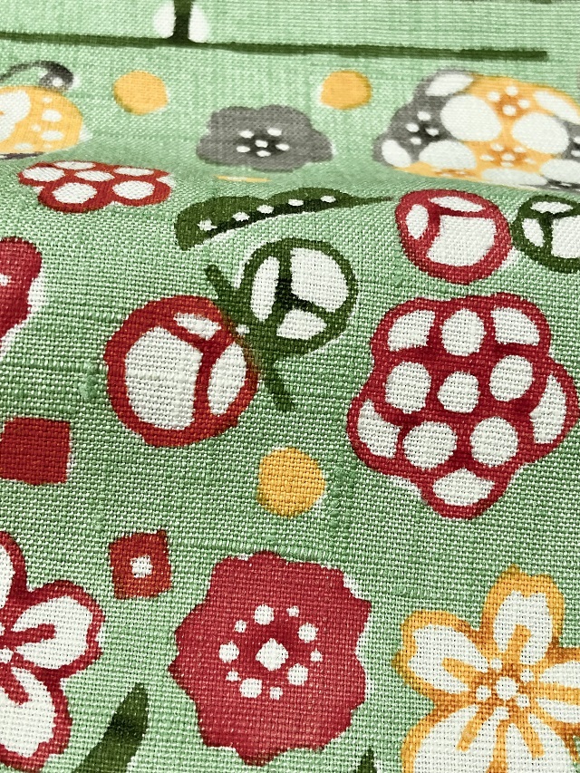 型絵染 国画会会員 岡本紘子 常春の陽だまりの中で 花満ちて ｜着物