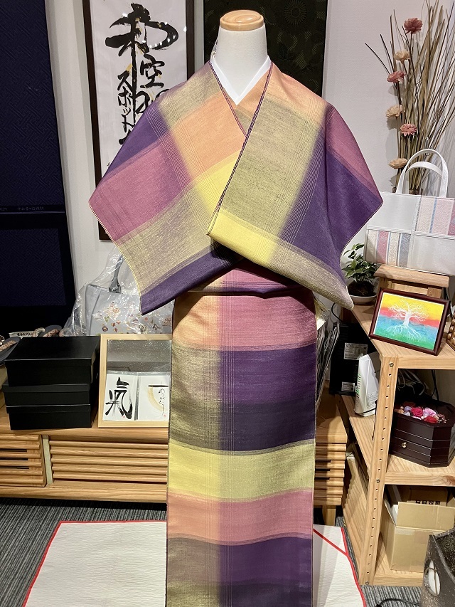 信州上田紬の単衣のお着物。 信州上田紬 白地に十字絣 単衣着物【未着用品】 | かわの屋