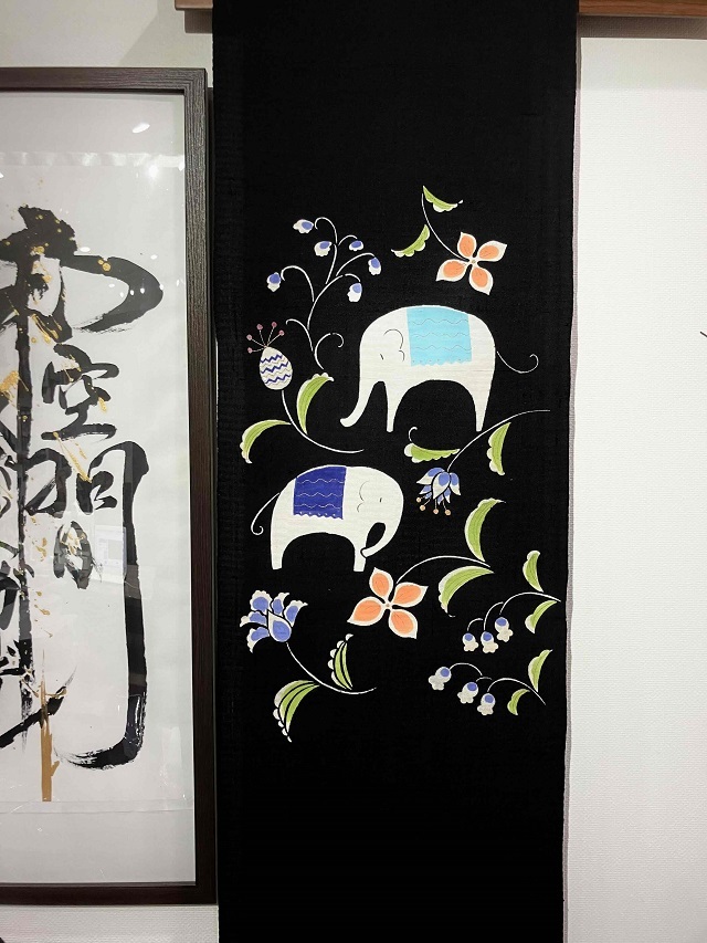 岡田その子 型絵染 象