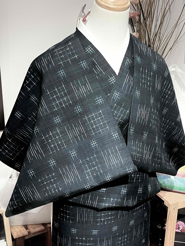 【銘品新品】単衣～盛夏 近江泰荘産「大津天翔」絣くくり「網掛綾織」玉繭織 秦荘紬 縦緯絣 希少な布を身に纏う｜着物セレクト専門店スポットガーデン