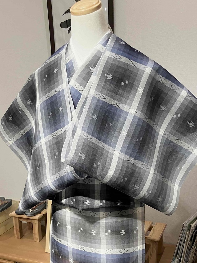 本場琉球夏かすり 市松グラデーション｜抜群の清涼感・工芸の風格 