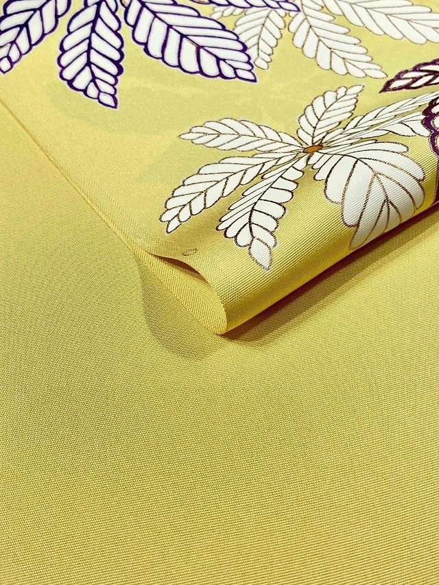 【新品】日本製 濃淡藤色ぼかし染め❗️京友禅染めに豪華金駒刺繍入り 新品たとう紙付 新品】日本製 濃淡藤色ぼかし染め❗️京友禅染めに豪華金駒刺繍入り