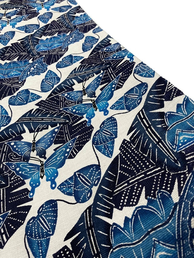 城間 栄順 芭蕉布 掛軸 日本工芸会正会員 城間栄順作 本紅型染 藍型