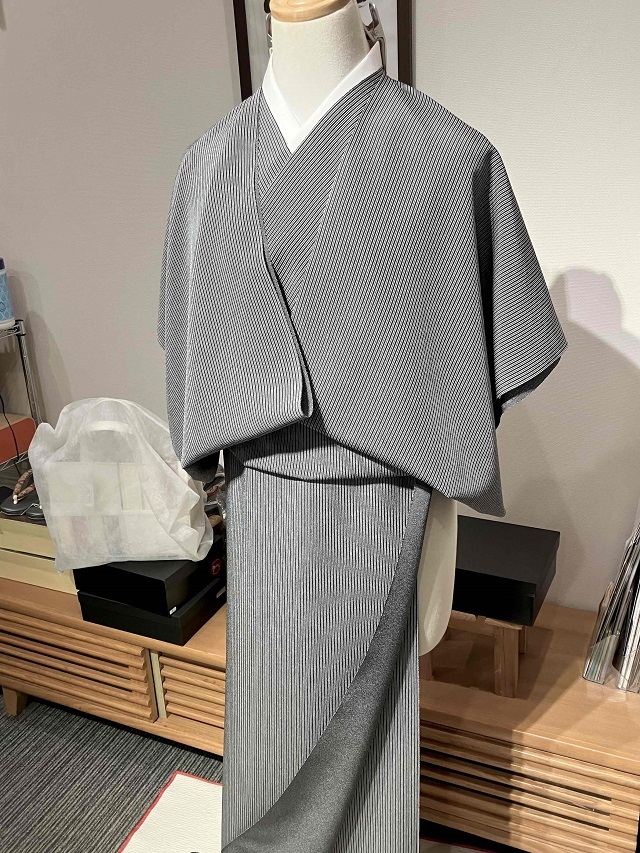 伊勢型写 両面小紋｜親子縞/青海鮫 モノトーン｜着物セレクト専門店  