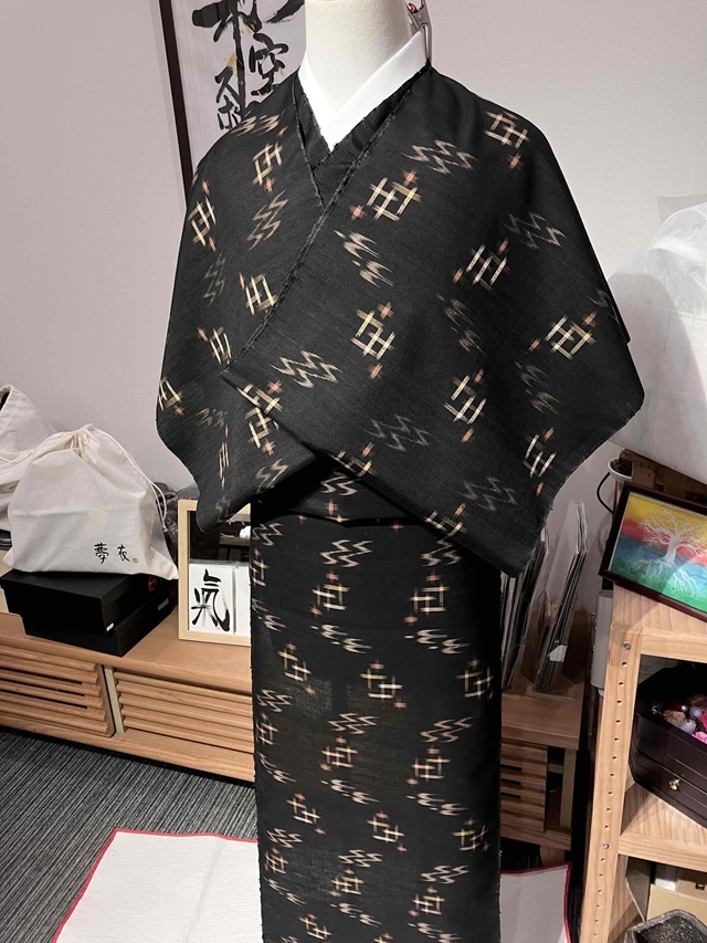 破格値！久米島紬 縦緯絣 泥染 逸品があり得ない価格｜着物セレクト 