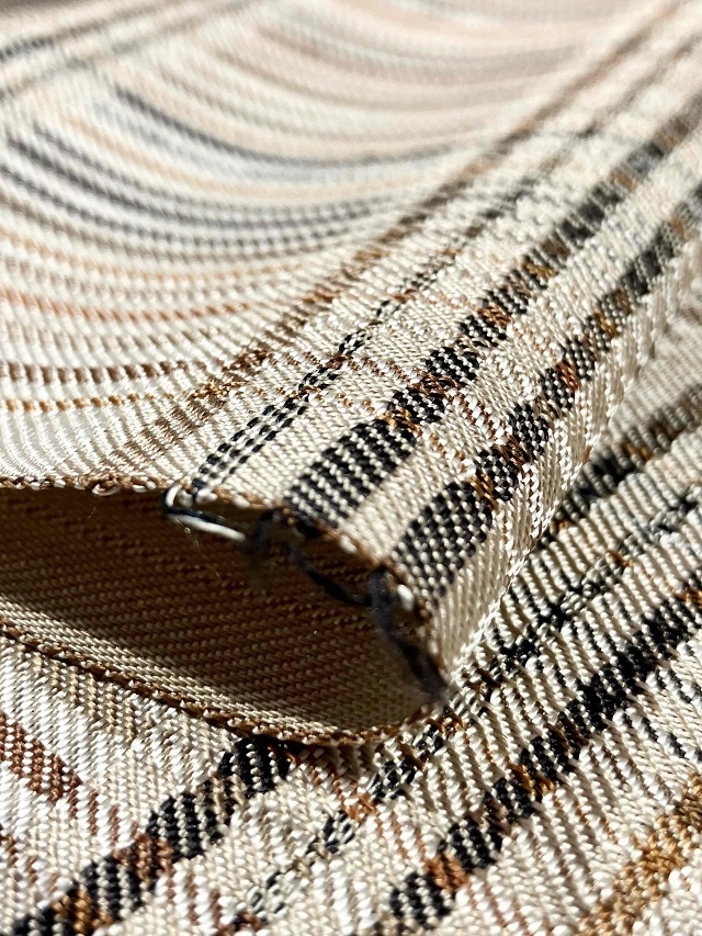 久保原由佳理 まろやか草木色 綾織 美しいキモノ掲載｜着物セレクト