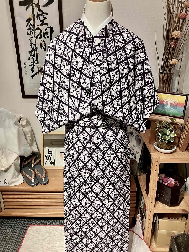 山菱の美しい正絹絞り風着物セット 七五三 正絹絞り四つ身着物 絞り 刺繍