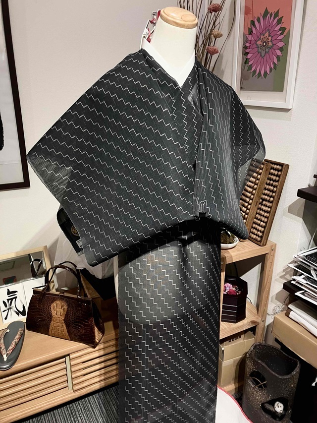 本場琉球夏絣 バンジョー｜抜群の清涼感・工芸の風格｜着物
