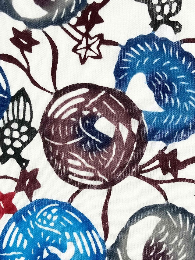 城間栄順　紅型　夏大島東郷織物