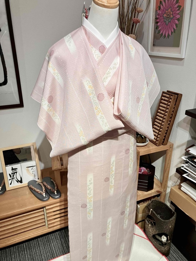 MK-1070 夏着物 小紋 絽 花柄模様 ピンク色 絽小紋 夏着尺 破格値アウトレット 撫子/萩 ピンク地｜着物セレクト