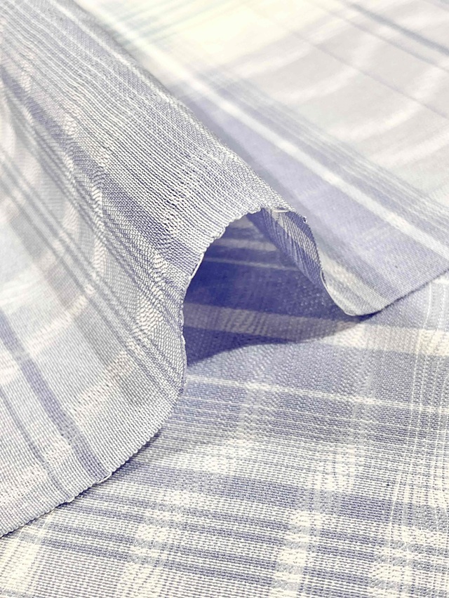 よねざわ 新田 紋織 単衣 夏物 横段 軽い透け感 居敷当て付き 正絹 躾糸付き よねざわ 新田 紋織 単衣 夏物 横段 軽い透け感 居敷当て付き