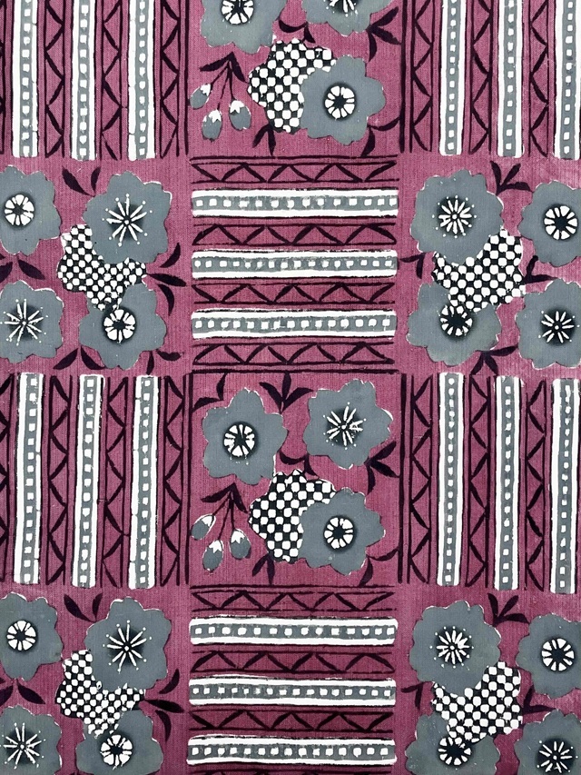 荒川眞理子 型絵染の世界 作品名「さくら サクラ」上田紬地 九寸名古屋