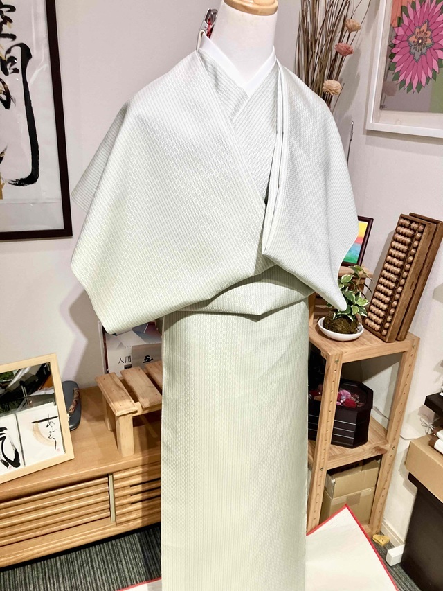 白鷹手綾織