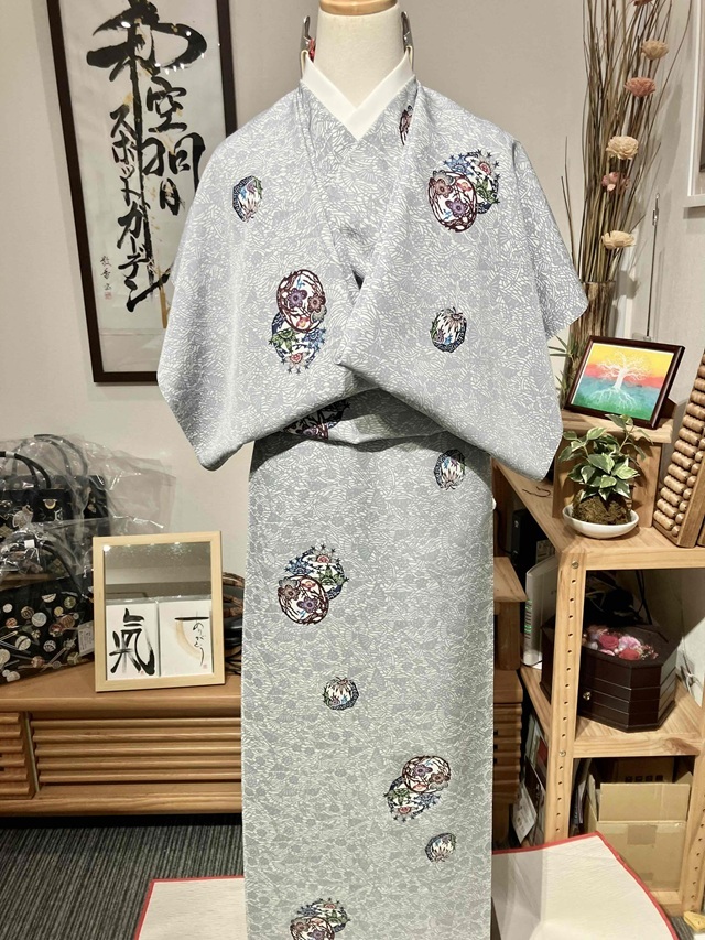 城間栄順 紅型染 着尺 松竹梅丸紋 10周年感謝特価 |着物セレクト専門店