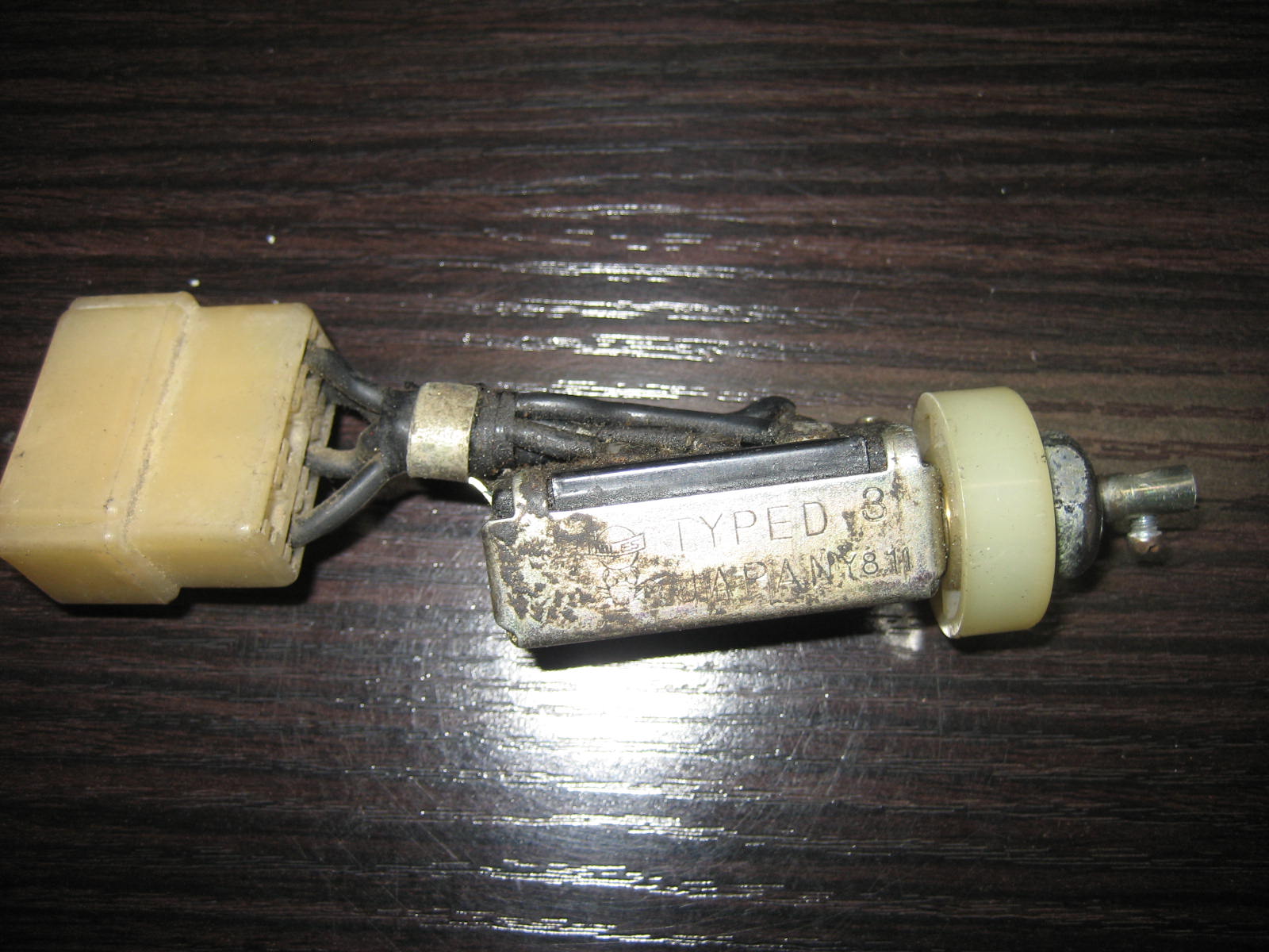 SP310 3シーター用？何かのスイッチ　ノブ欠品　中古