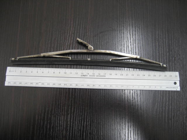 車種不明　ワイパーブレード　約28cm　差し込み式　1本　中古