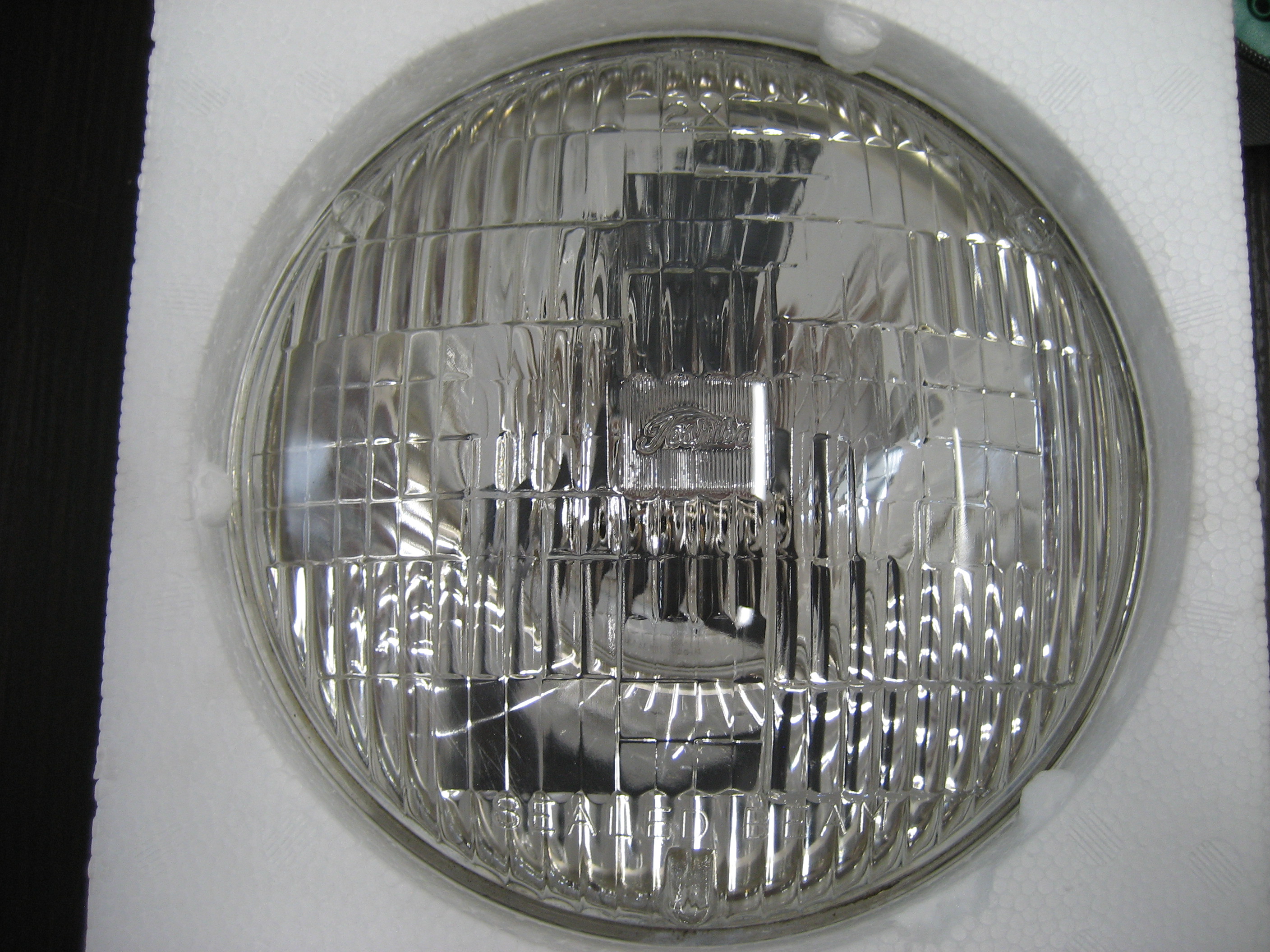 東芝シールドビーム2個セット 四角ロゴ 中古