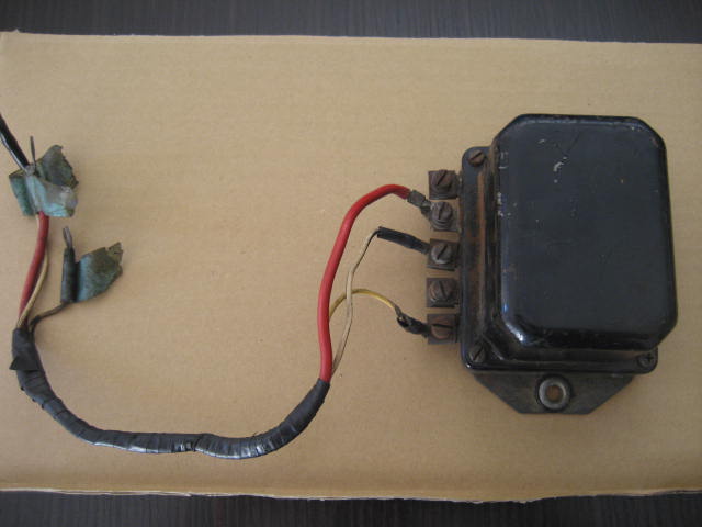 正確な車種不明　SP310 3シーター？？　レギュレーター　中古　動作未確認