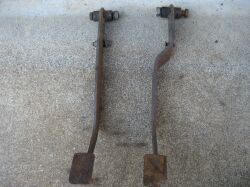 ’63～’64SP310 3シーター用ブレーキ、クラッチペダル　中古