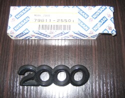 SR311用2000エンブレム　プラスチック　1個　未使用長期在庫品
